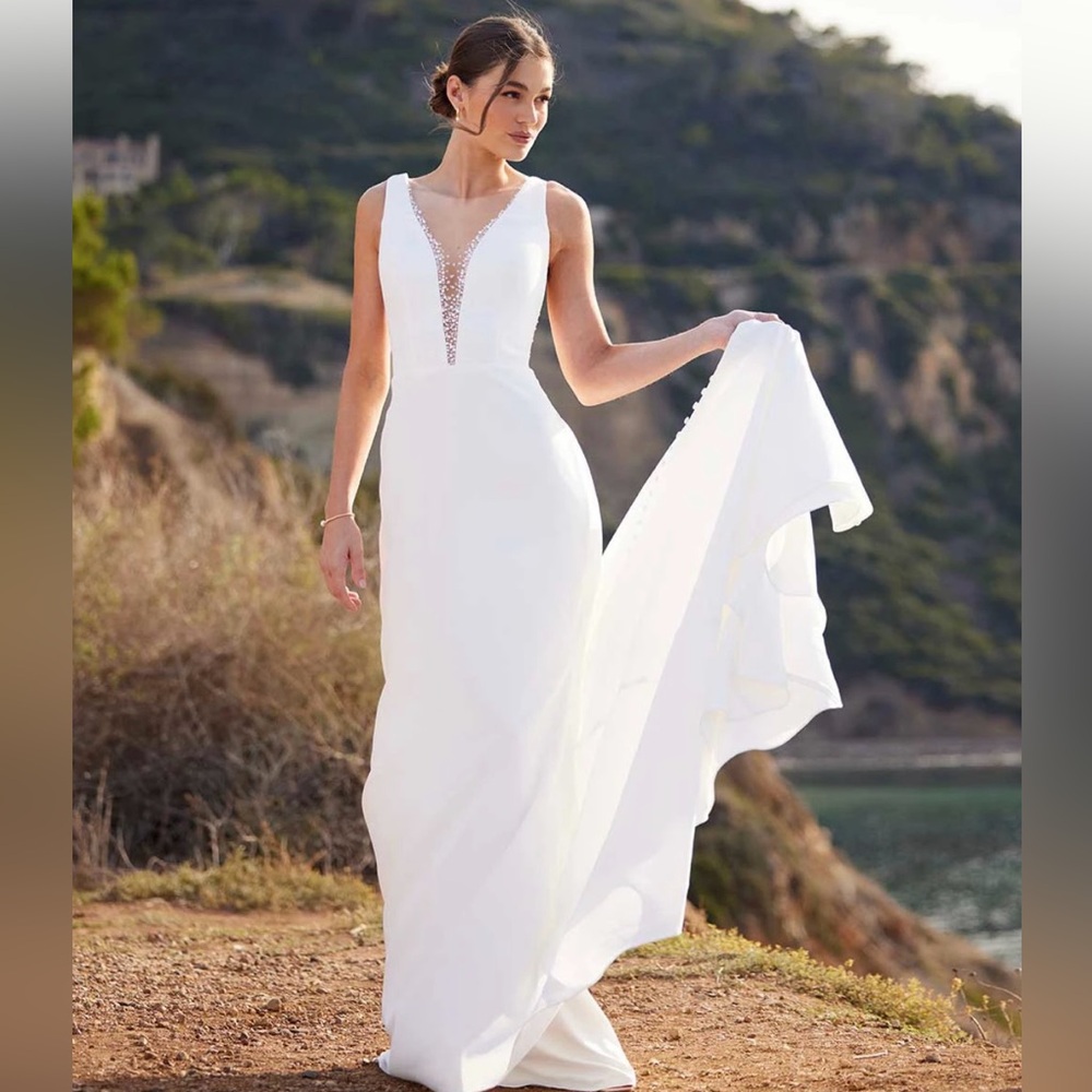 Essense of Australia | Wedding Dress - Picture 7 of 11